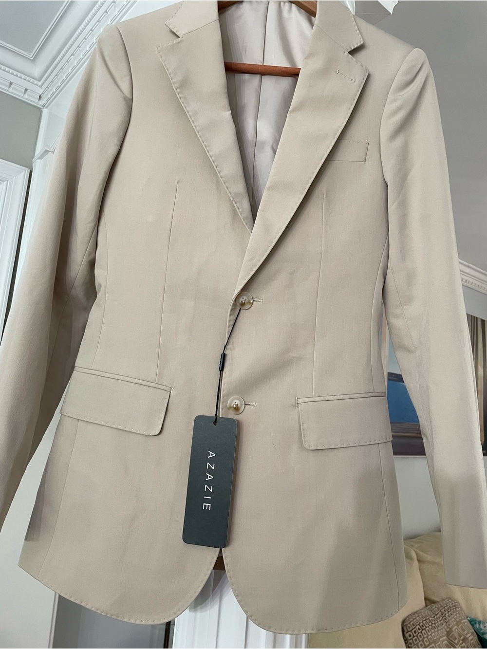 Azazie women’s size 34 tan , tailored two buttons front closure blazer